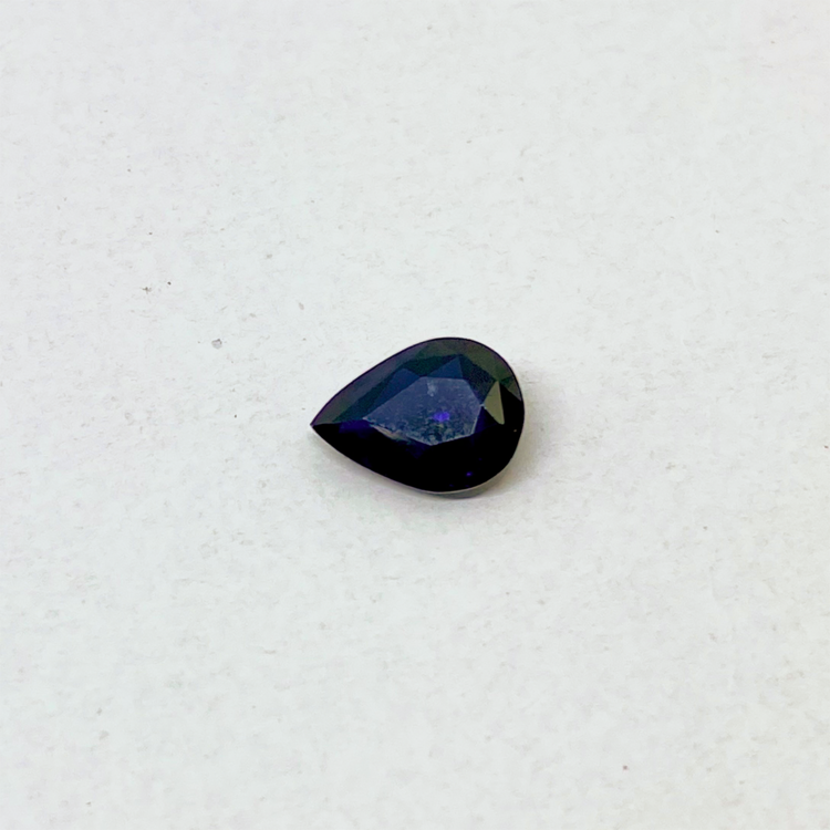 Saphir bleu (1,88 ct)