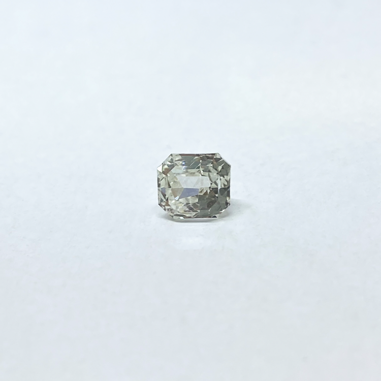 White Sapphire (1.55 ct)