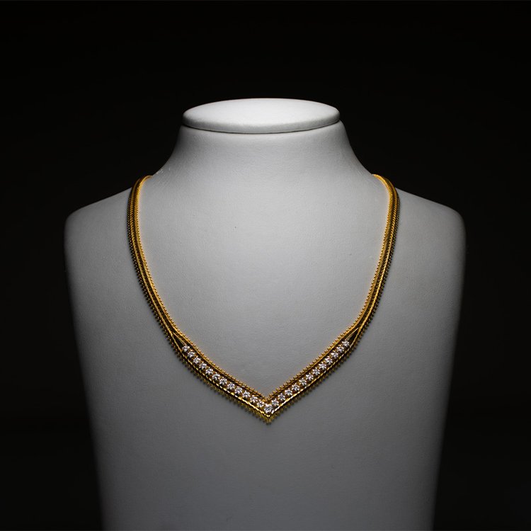 Gold Necklace with Diamonds