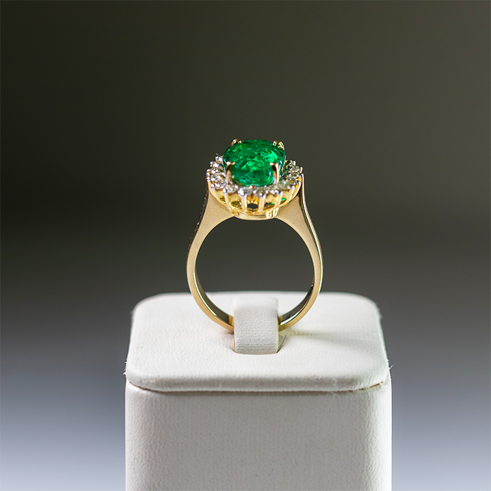 Gem of Royalty Emerald Ring