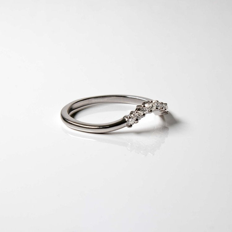 Stunning 18k White Gold Diamond Ring