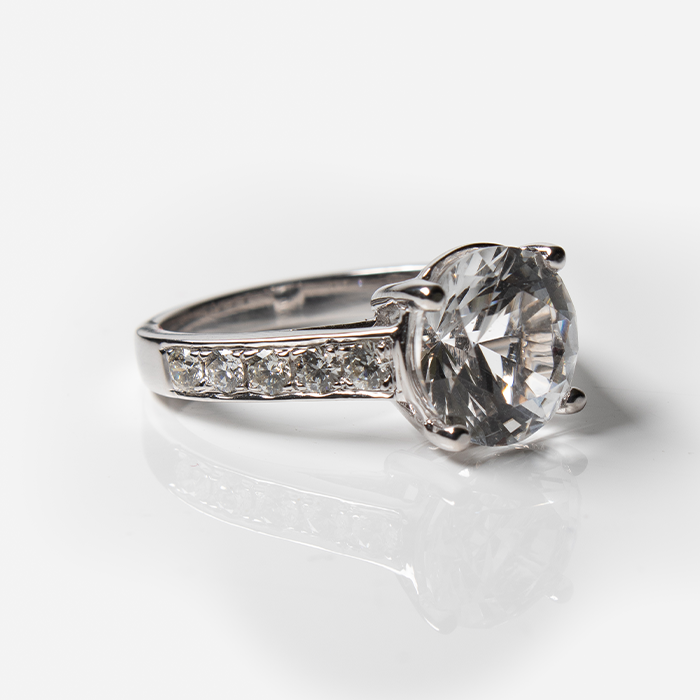 Timeless White Topaz Ring - 18kt White Gold, 1 White Topaz