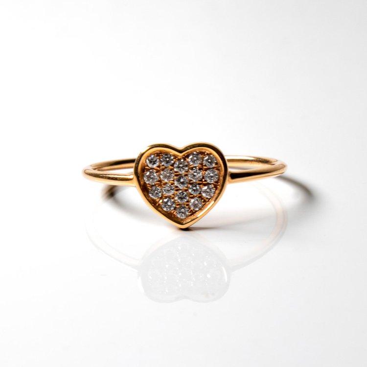 Gorgeous Heart-Shaped Rose Gold Diamond Ring