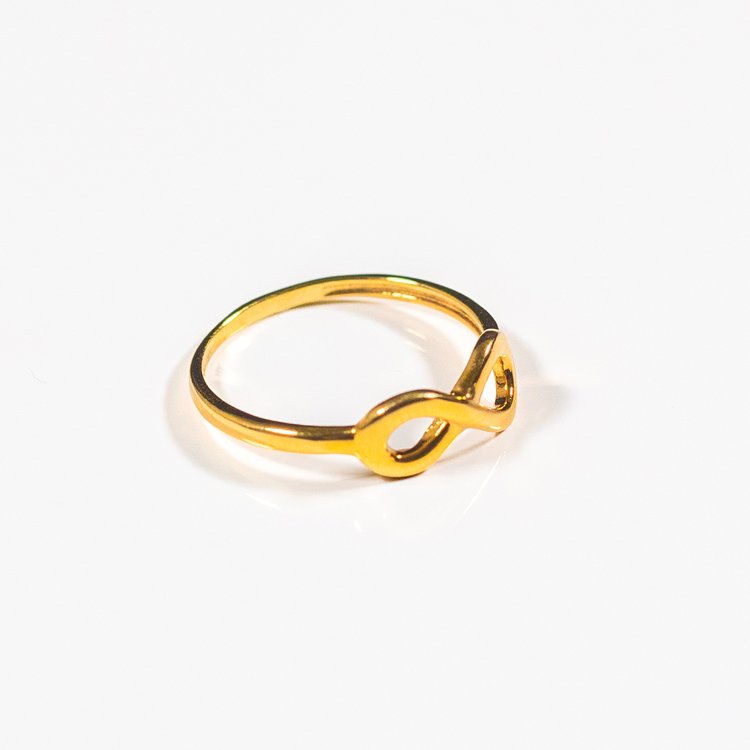 Superbe bague infini en or jaune 18 carats