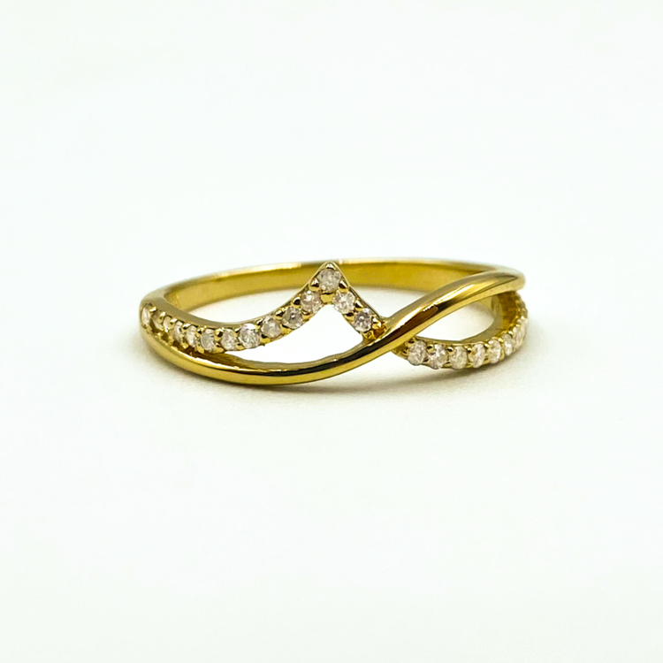 Anel requintado em ouro 18kt com 26 diamantes