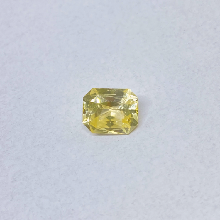 Safira Amarela (3,49 ct) Não Aquecida