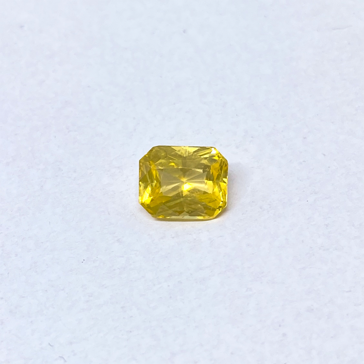 Safira Amarela (3,56 ct) Não Aquecida