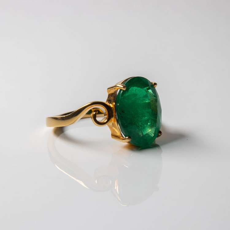 Bague émeraude symphonie verte envoûtante